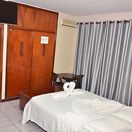 Hostal Ibiza Santa Cruz de La Sierra Esterno foto