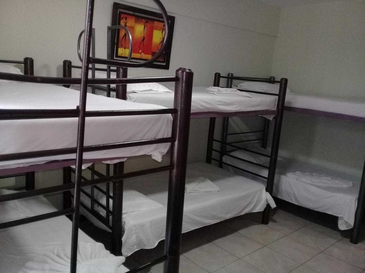 Hostal Ibiza Santa Cruz de La Sierra Esterno foto