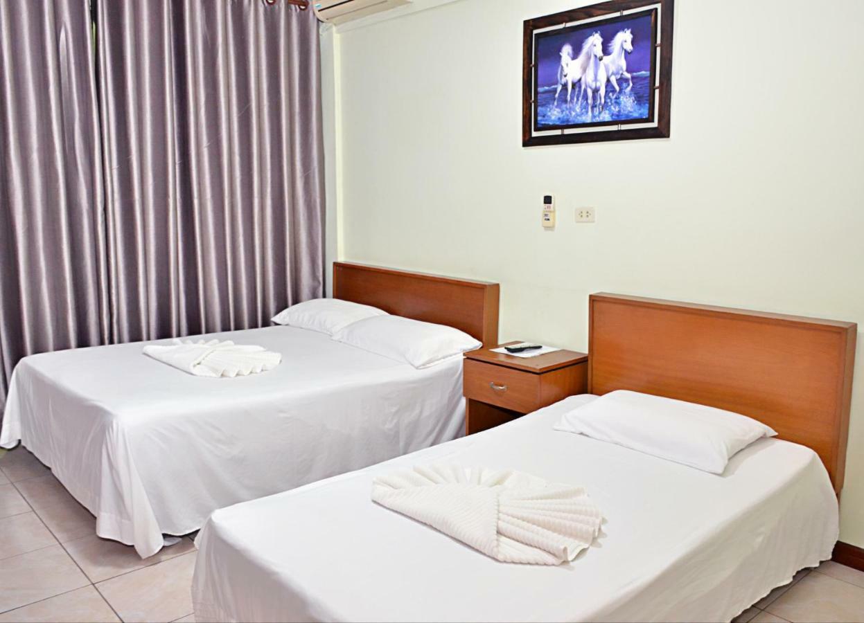 Hostal Ibiza Santa Cruz de La Sierra Esterno foto