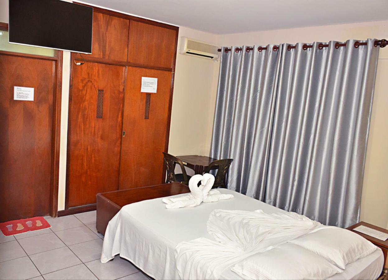 Hostal Ibiza Santa Cruz de La Sierra Esterno foto